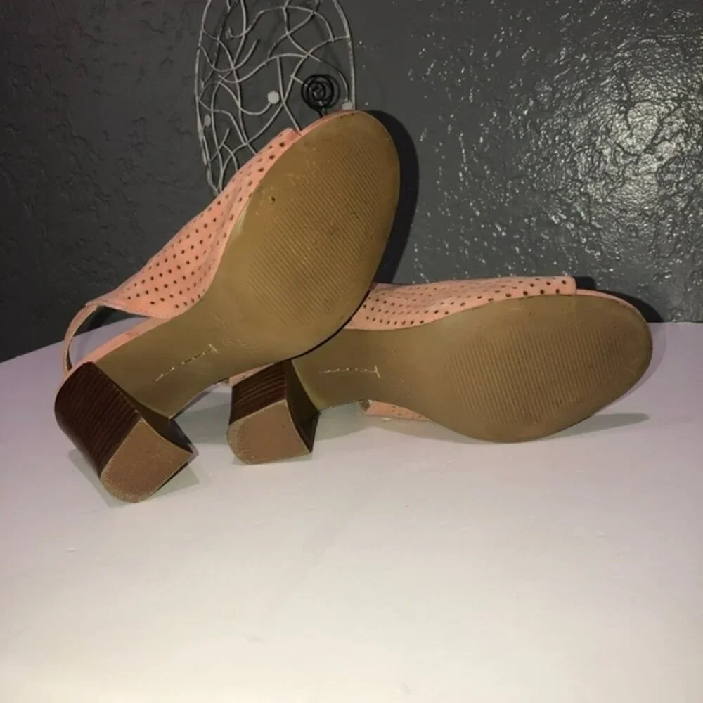 Adam Tucker perforated peep toe sandal - Picture 7 of 7